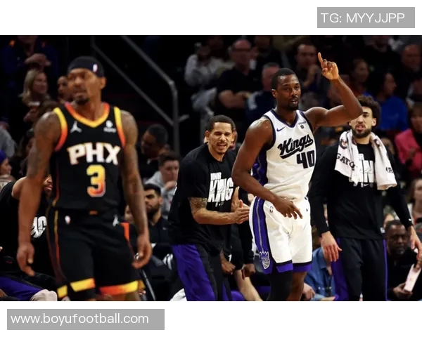 布克高效表现仅用26分钟砍下19分3助攻成为球队绿叶助力胜利