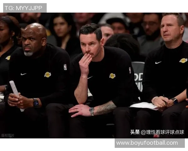 湖人替补得分惨淡遭遇惨败雷迪克需迎接严峻挑战与考验